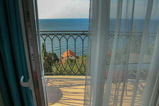 Гостиница Арзы Симеиз Двухместный номер Делюкс с 1 кроватью и балконом, вид на море-1