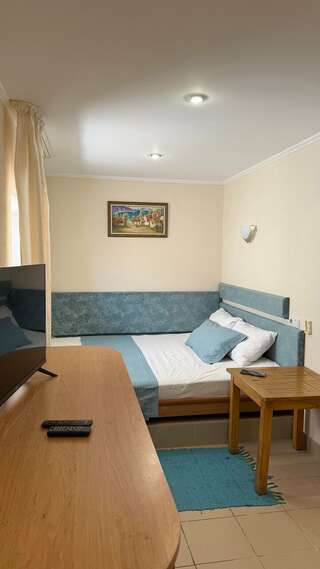 Гостиница Арзы Симеиз Бюджетный трехместный номер-1