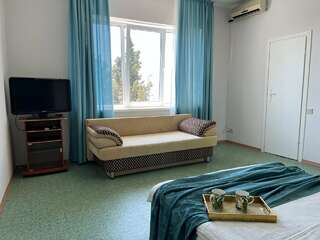 Гостиница Арзы Симеиз Классический четырехместный номер-5